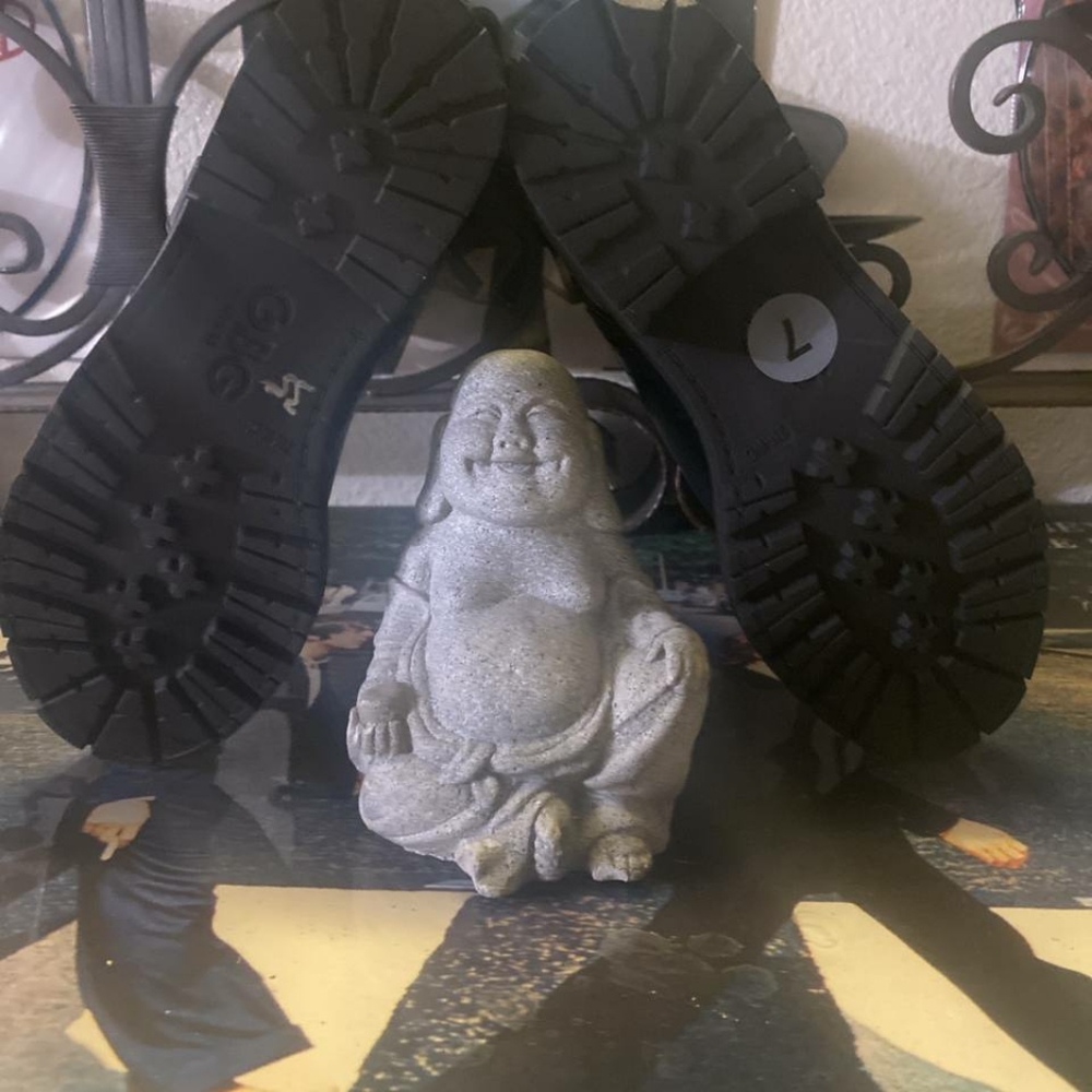Boots - Picture 4 of 10